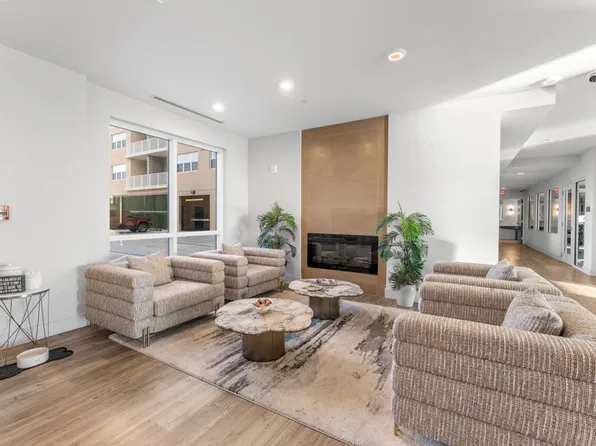 Triton Cay - Daytona Apartments