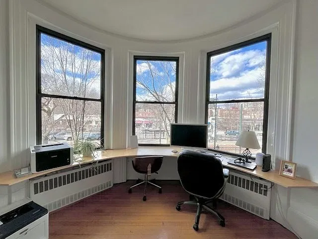 2 bed, 1.0 bath, 1000 sqft, $3,400 — Photo 2