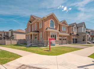 220 Great Falls Blvd, Hamilton, ON L8B1Z1