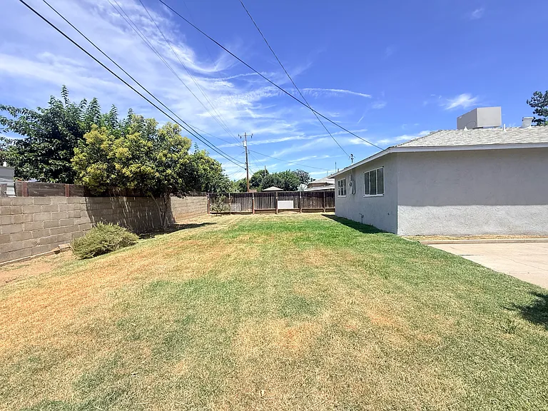 4641 N Fresno St — Photo 19