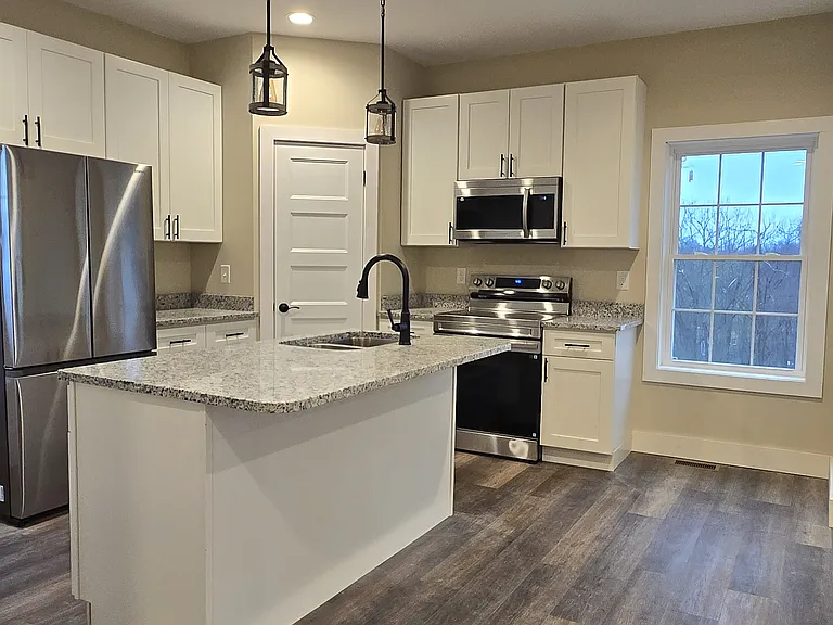 714 Dugger Rd — Photo 2