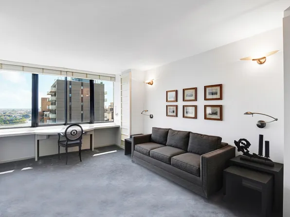 455 East 86th Street image 2 of 11
