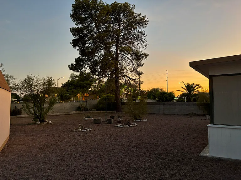 Great view of beautiful Las Vegas sunsets.