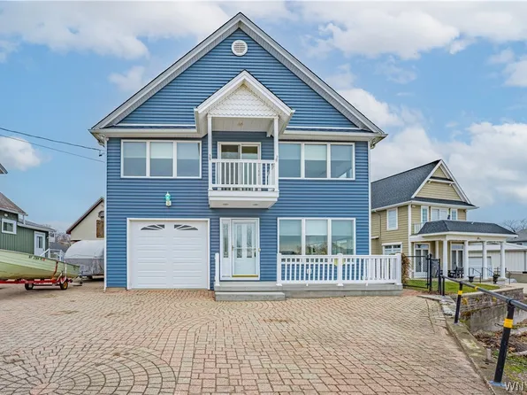 1568 Water St, Olcott, NY 14126