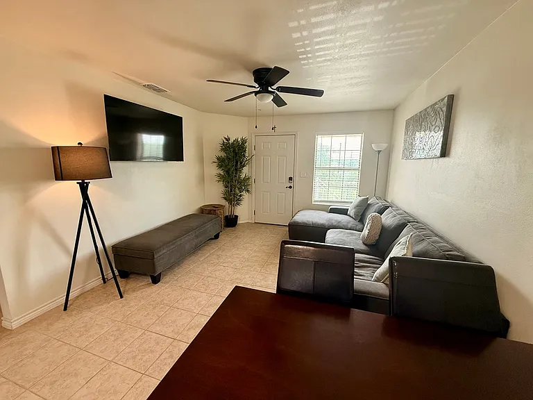 391 Riverside Dr — Photo 2
