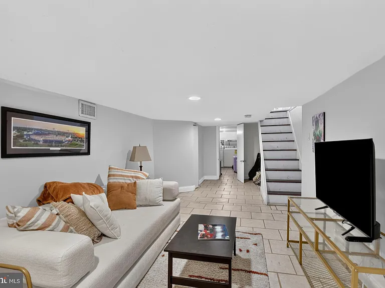 1202 Gerritt St — Photo 12