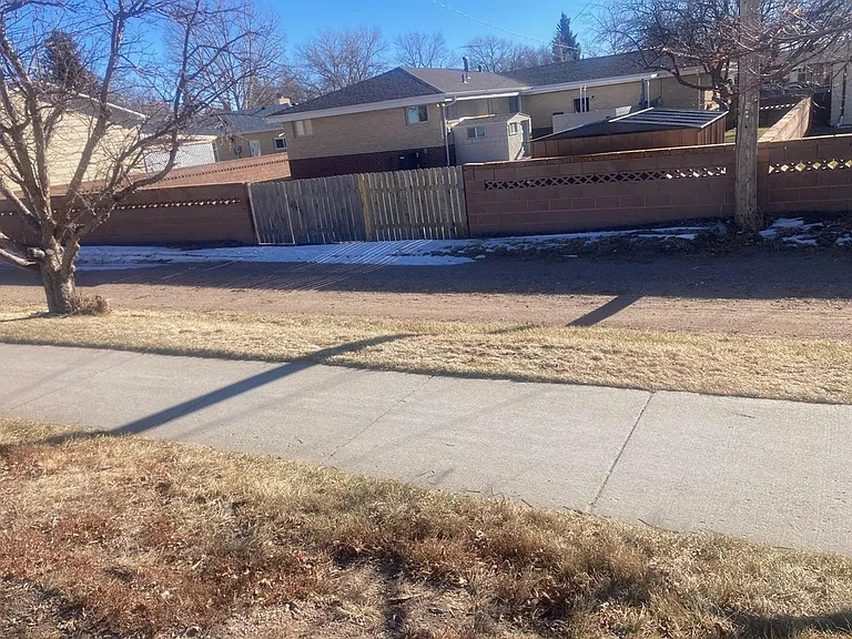 1824 Cheshire Dr — Photo 4
