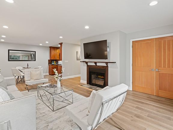 4th image of 1031 Cherry Ave APT 13