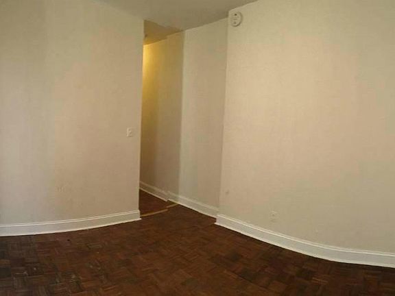 3rd image of 211 1st Ave #1