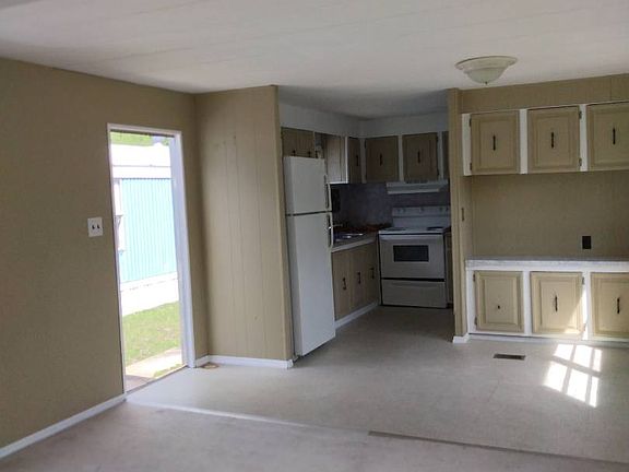 4th image of 458 Lee St #458