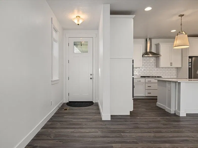 3 bed, 1556 sqft, $2,595 — Photo 4