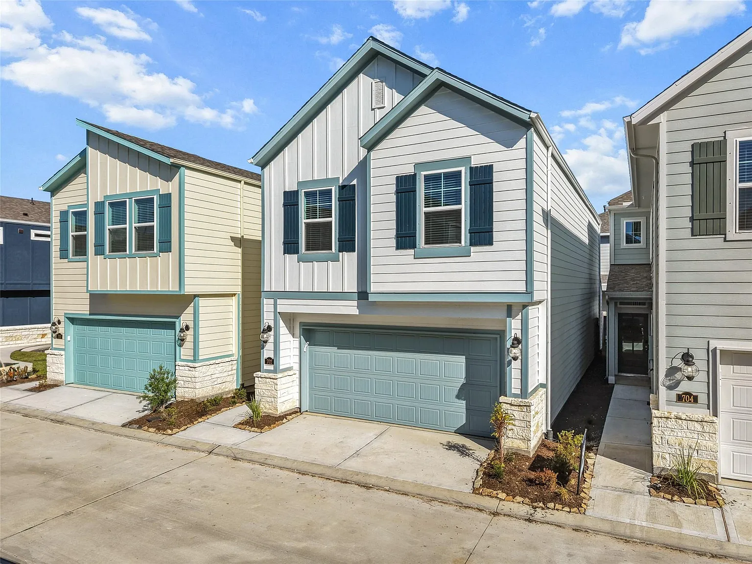 3 bed, 2.5 bath, 1727 sqft, $2,450 — Photo 2