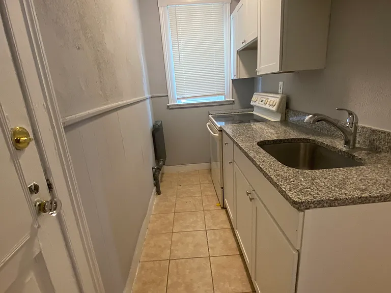 27 West St #2 — Photo 12