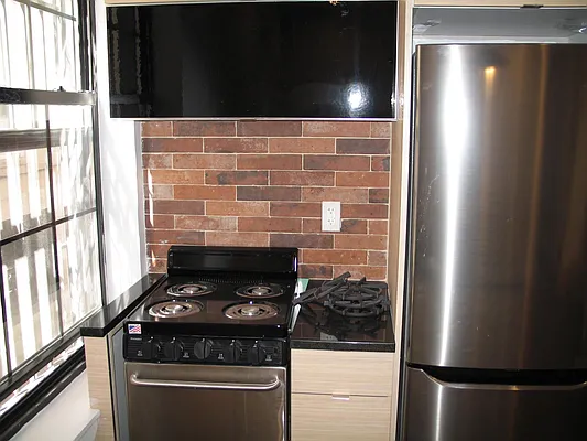 Rented by Joel Weisz, LREB | media 12