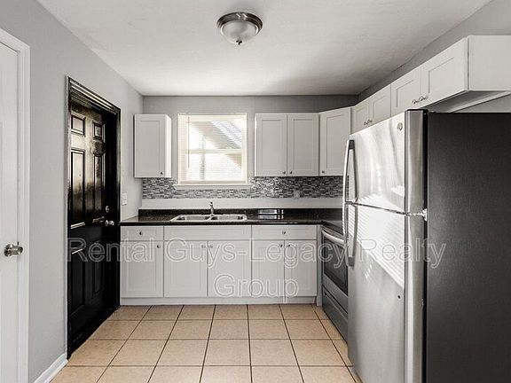 3rd image of 5838 Yellow Pine Dr #4