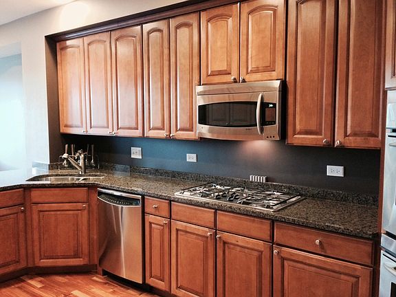 4th image of 1058 Orchard Pond Ct