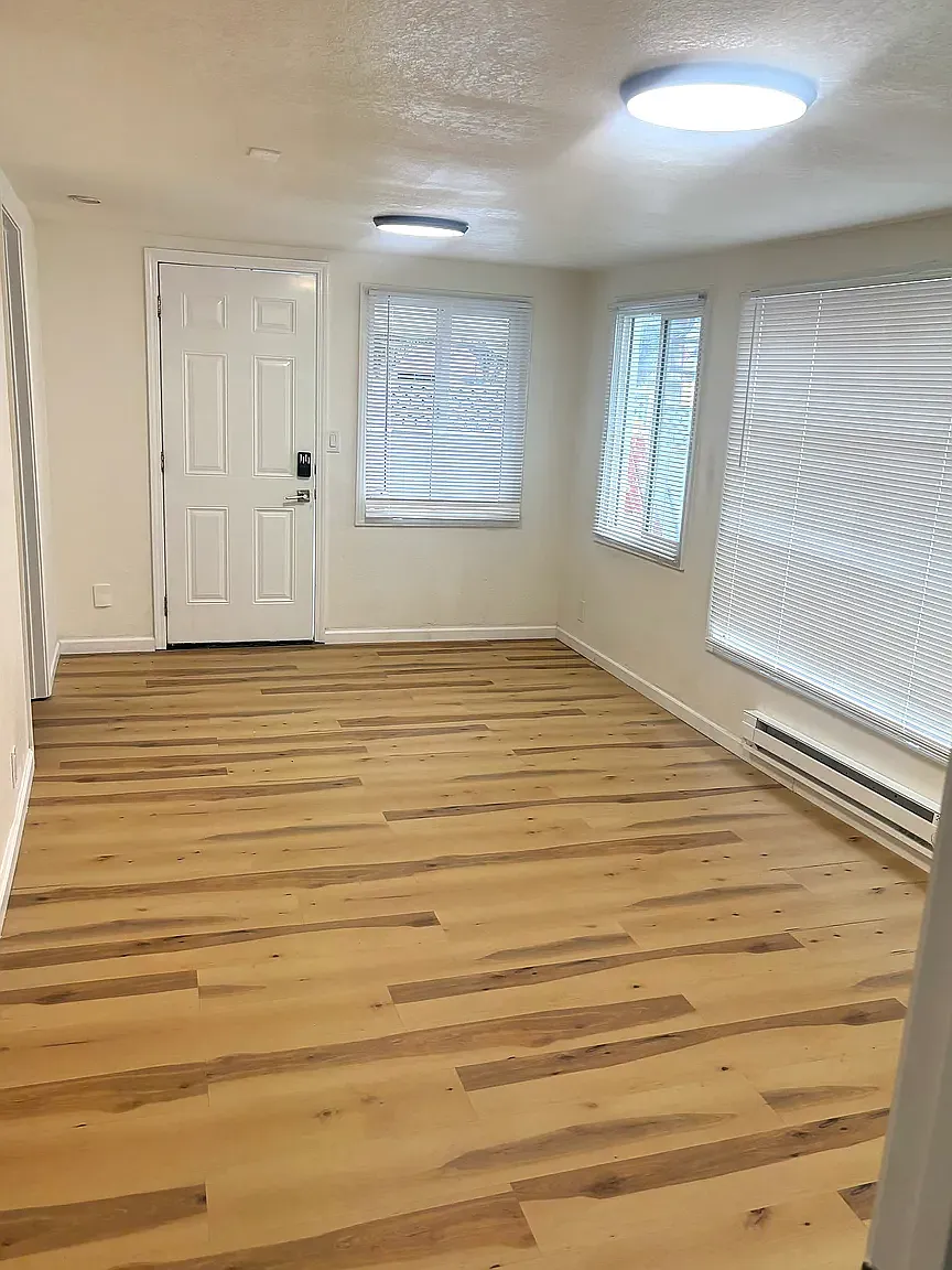Building Photo - 308 Richmond Ave #B