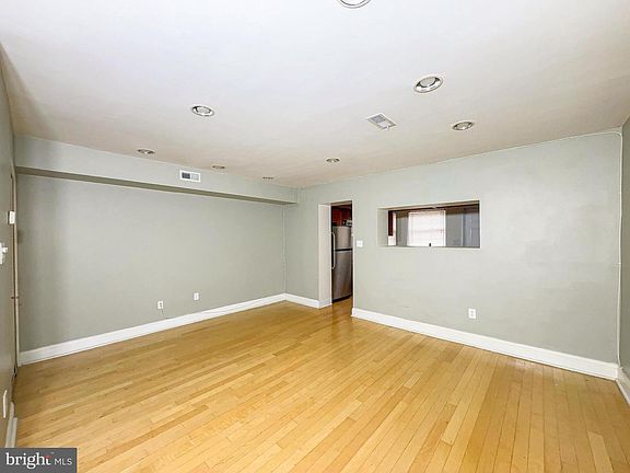 3rd image of 1835 D St NE