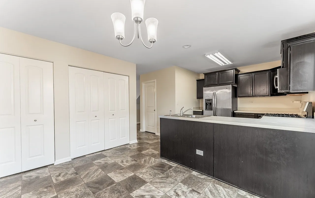 3 bed, 2.5 bath, 1757 sqft, $2,550 — Photo 3