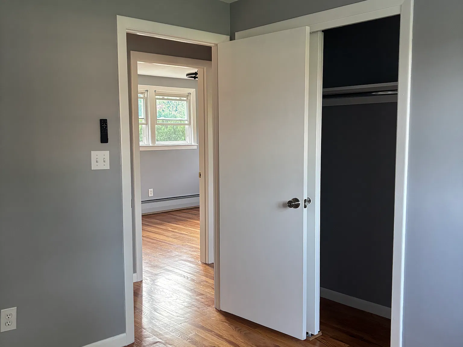 4 bed, 1300 sqft, $4,000 — Photo 1