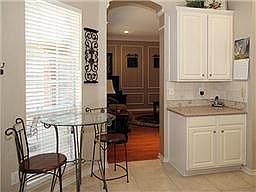 5th image of 2712 Brittany Ln