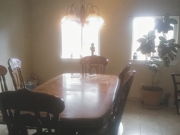 5th image of 817 Pleasant St