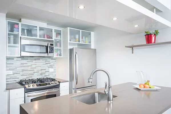 Sold by Modern Spaces | media 3