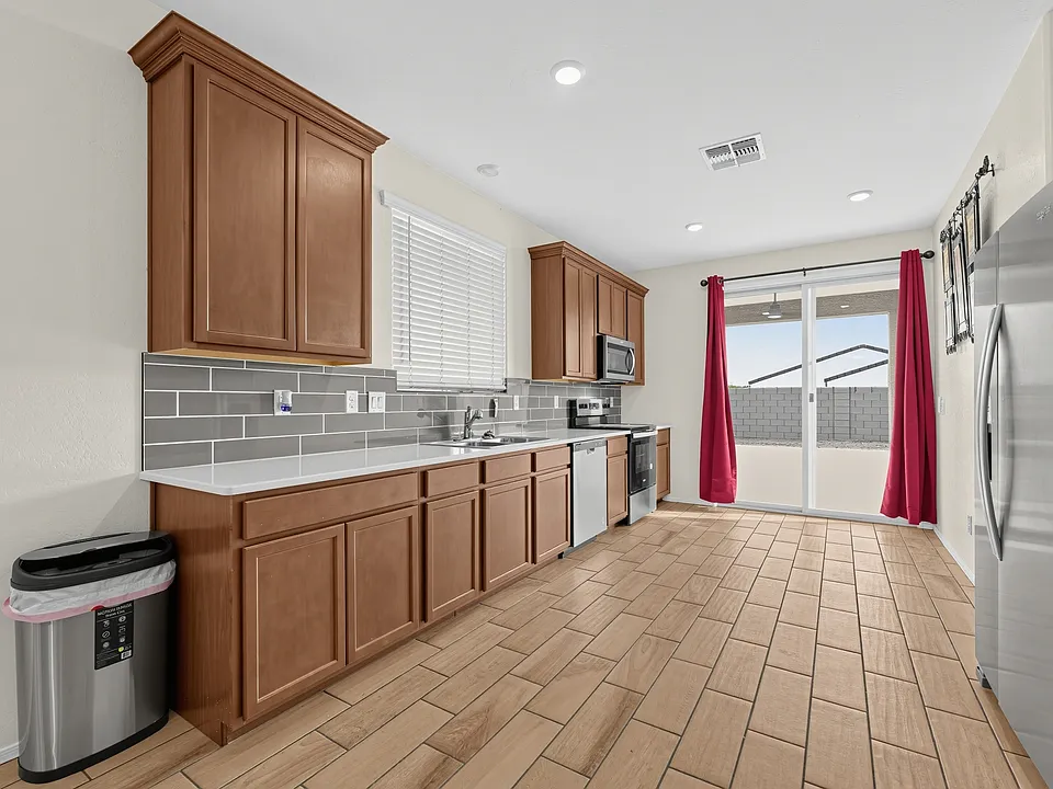 1623 W Pima Ct