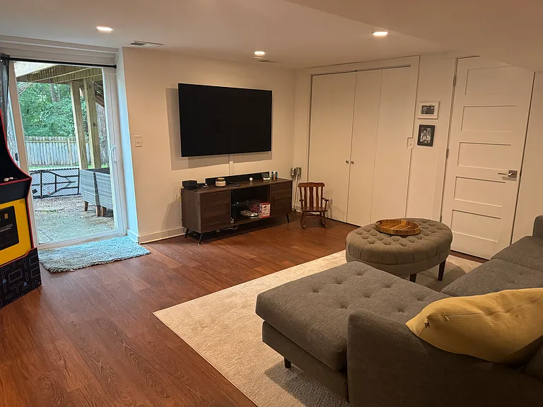 7409 York Ter — Photo 15