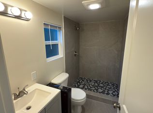 385 N Redondo Ave UNIT D, Long Beach, CA 90814