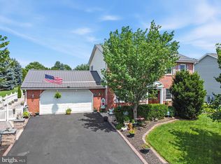 3526 Turnberry Dr, Chambersburg, PA 17202