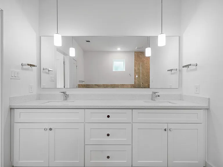 7504 Carver Rd #D — Photo 14