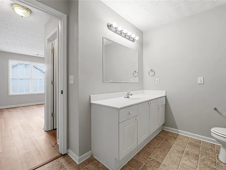 5072 Leeshire Trce — Photo 14