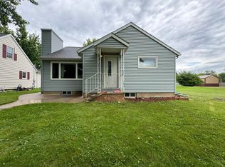 211 E Dineen St, Sanborn, MN 56083