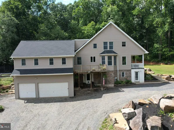3070 Long Rd, Green Lane, PA 18054