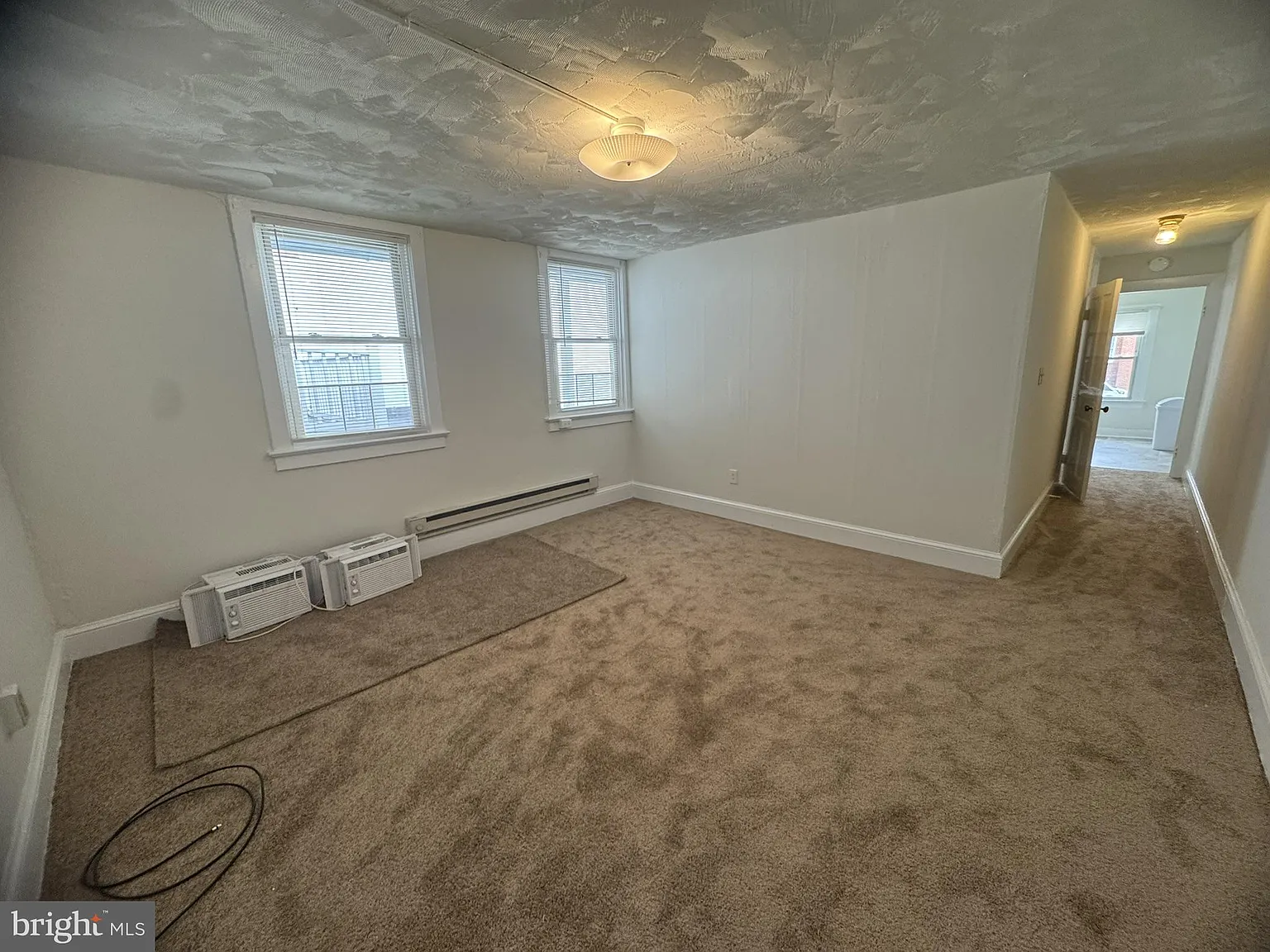 1 bed, 1.0 bath, 2681 sqft, $1,350 — Photo 2