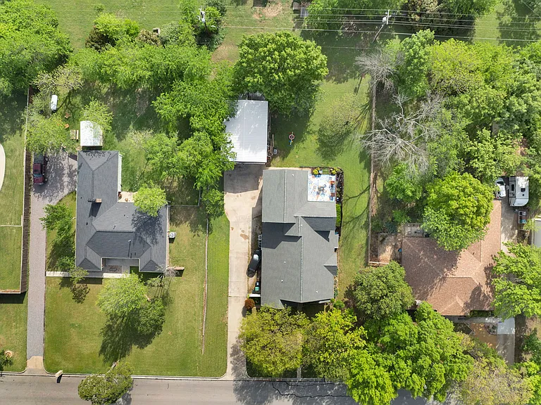 3310 Darby Ln — Photo 14