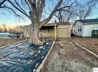 324 N 7th St, Clinton, MO 64735