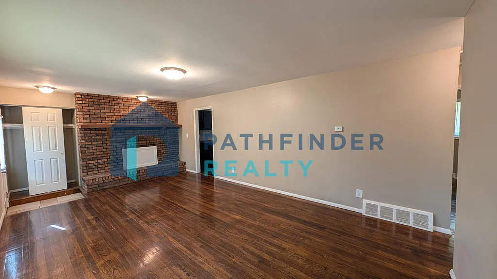 3 bed, 1100 sqft, $1,425 — Photo 3
