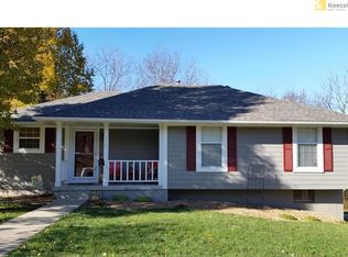 5420 NW Pennington Ln, Blue Springs, MO 64015