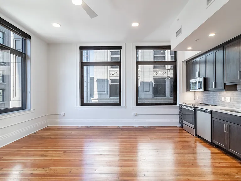 Mutual on Main Apartments — Photo 46