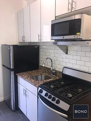 Rented by Bond New York | media 7