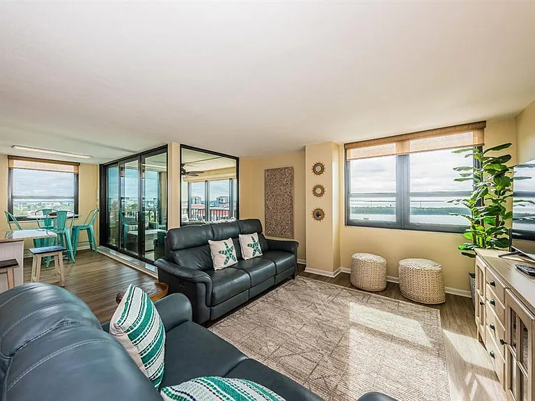 6291 Bahia Del Mar Cir #903 — Photo 9
