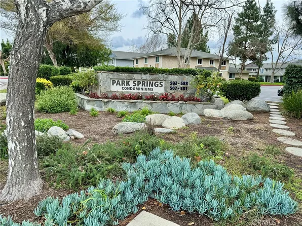 576 Spring Rd APT 71, Moorpark, CA 93021