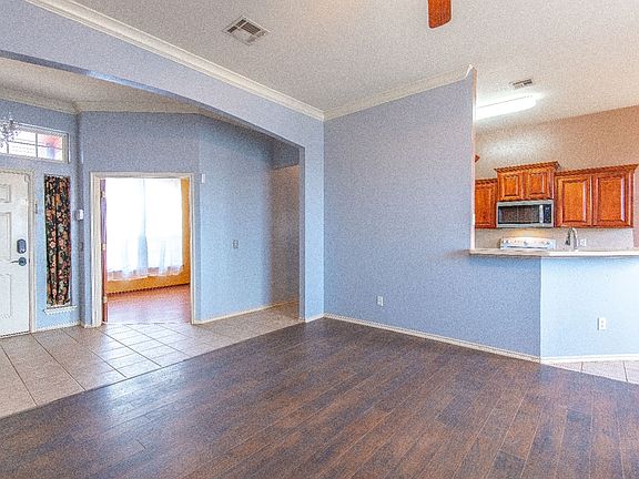 5th image of 9017 Button Ave #1