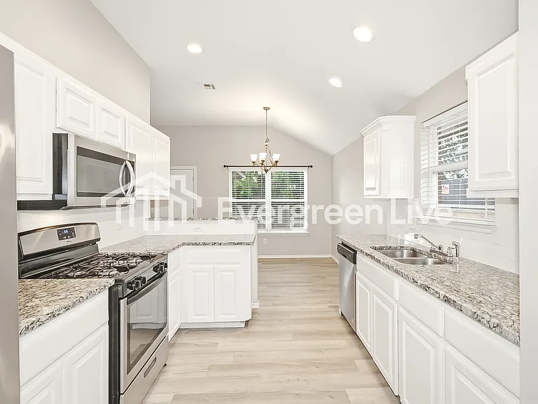 1613 Tara Dr — Photo 4