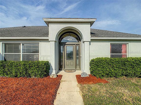 2nd image of 4082 Lake Bluff Dr