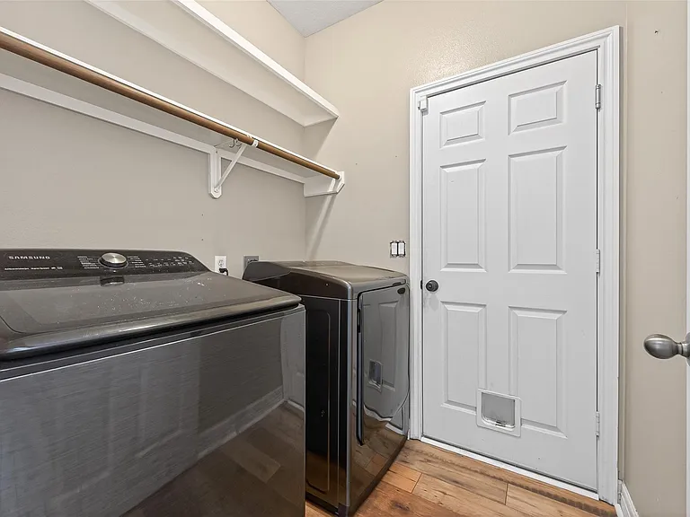 232 Doncaster St — Photo 22