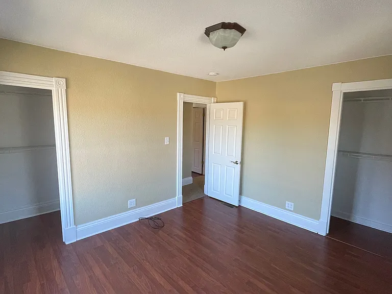 215 S Oneida St #MAIN — Photo 7