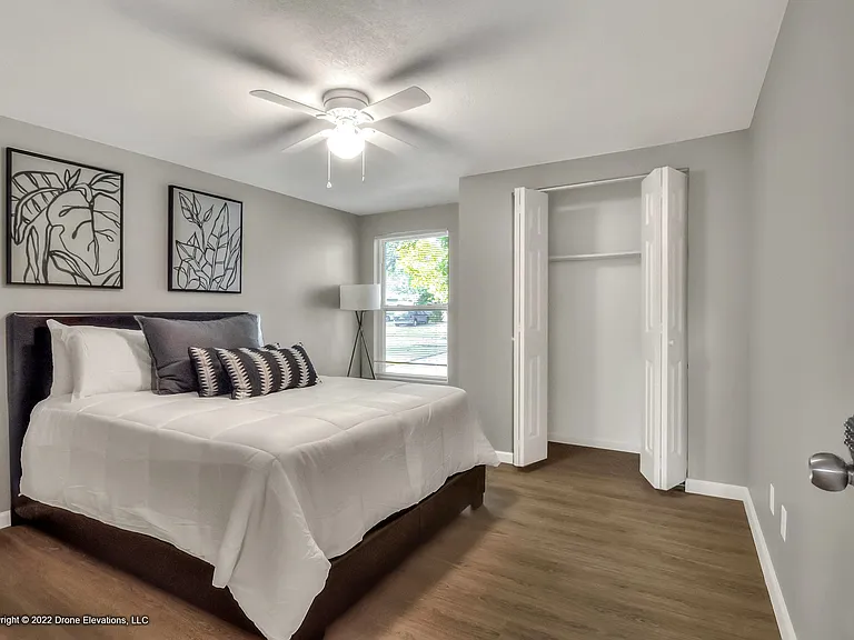Highview Ter N — Photo 1